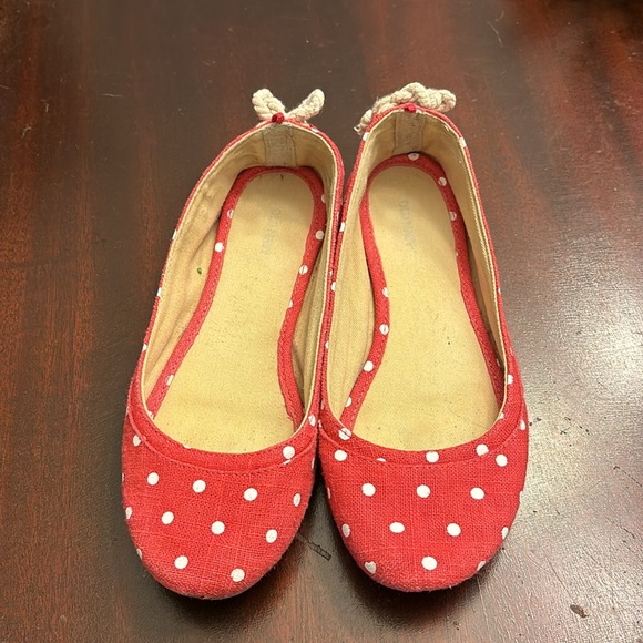 Red with white polka dot shoes
Size 8 - Picture 2 of 5